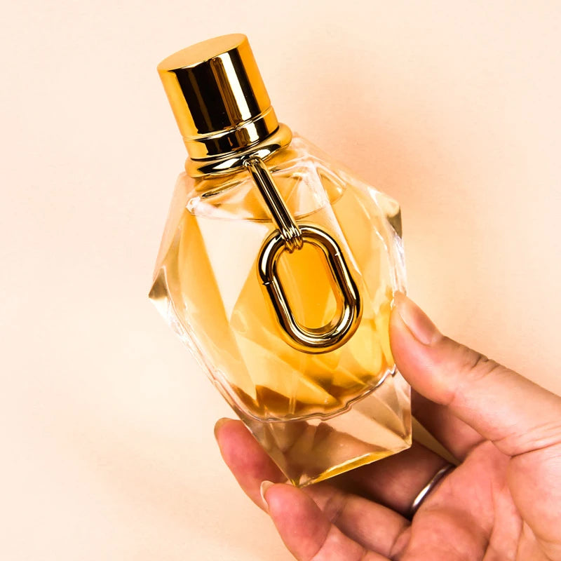Popular Unisex Golden Million Perfume – 1pc

💰 Price: €11.99
✨ Sweet woody & floral notes.
🌟 Elegant unisex fragrance.
🎁 Perfect for date nights or special occasions.
