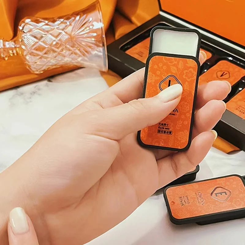 Solid Perfume Set Unisex

✨ Stylish unisex solid perfume with floral & fruity notes. Compact, fresh & perfect for on-the-go.
💶 €12.99 – €16.99